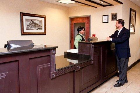 Hotel Express & Southeast - Antioch By Ihg 3*